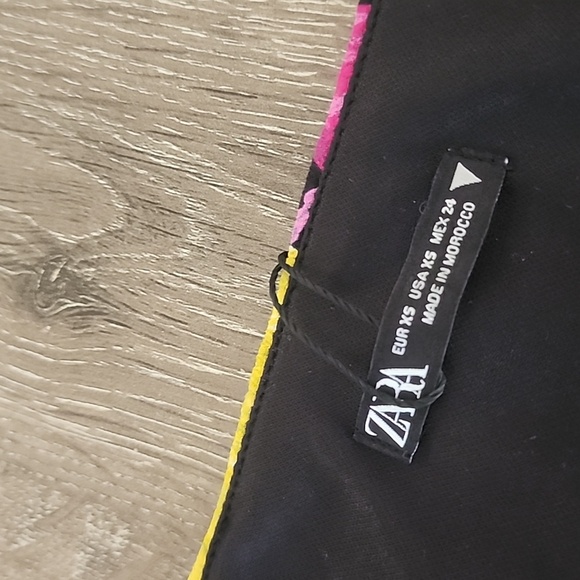 NEW! ZARA Long Sleeve Vibrant Floral Sweetheart Neckline Crop Top XS - Picture 4 of 11